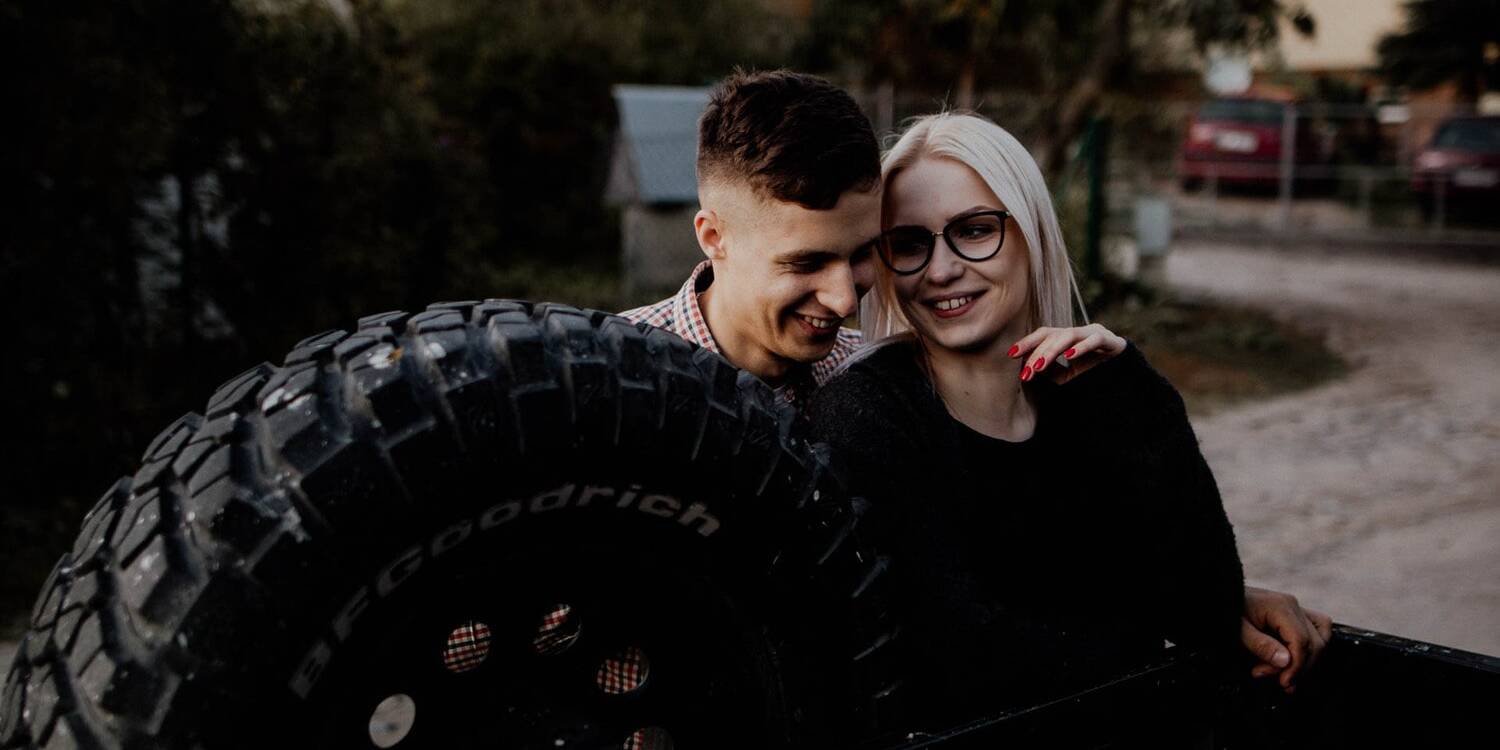 Ilona przytula się do Jacka